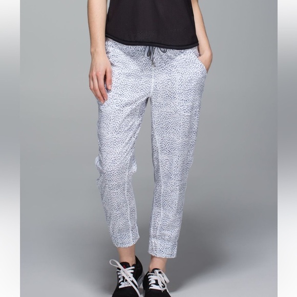 Lululemon Tearaway Pant-Dottie Dash - Picture 1 of 13
